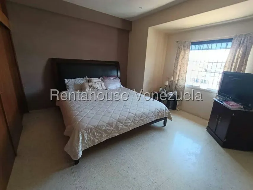 Casa (Multipes Niveles) en Venta en Cumbres de Curumo, Distrito Metropolitano - 13