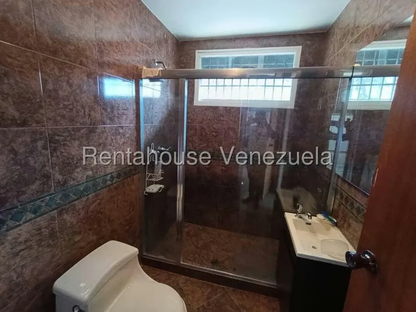 Casa (Multipes Niveles) en Venta en Cumbres de Curumo, Distrito Metropolitano - 16