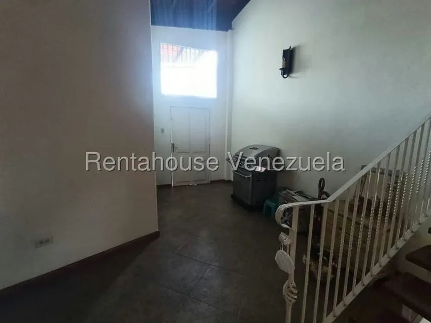 Casa (Multipes Niveles) en Venta en Cumbres de Curumo, Distrito Metropolitano - 34