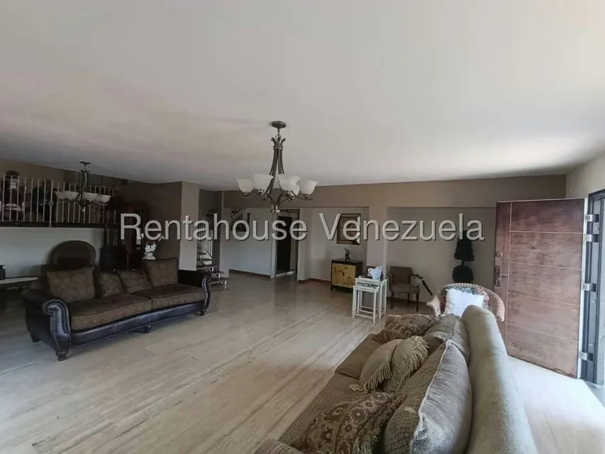 Casa (Multipes Niveles) en Venta en Cumbres de Curumo, Distrito Metropolitano - 7