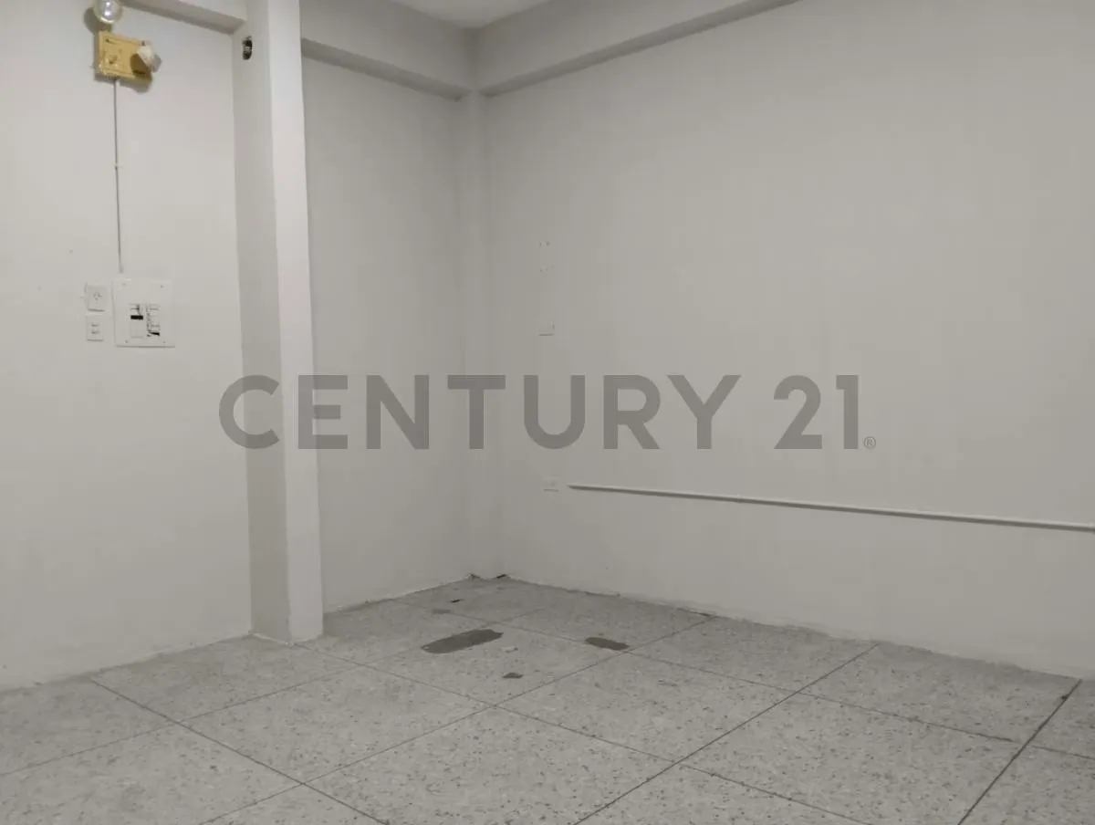 Alquila Local comercial para oficina, ubiacado al frente del Luis Aparicio - 6