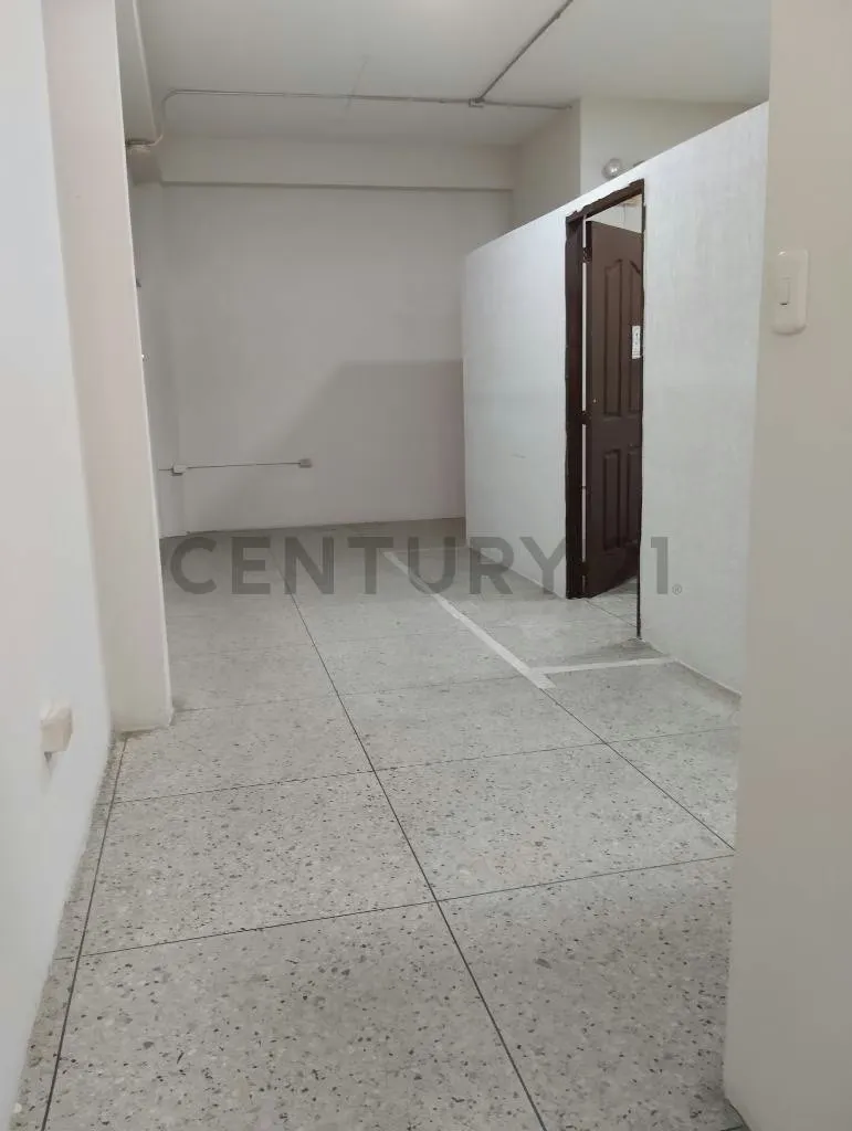 Alquila Local comercial para oficina, ubiacado al frente del Luis Aparicio - 8