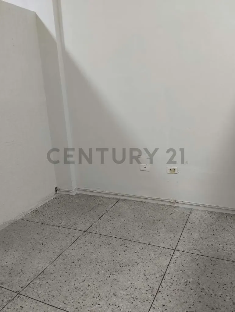 Alquila Local comercial para oficina, ubiacado al frente del Luis Aparicio - 9