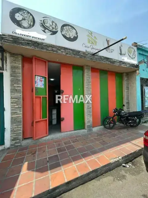 EN VENTA LOCAL COMERCIAL EQUIPADO EN LA CANDELARIA VALENCIA