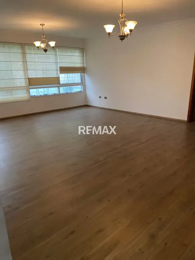 AMPLIO APARTAMENTO EN RESD. CASTELLANA - 2