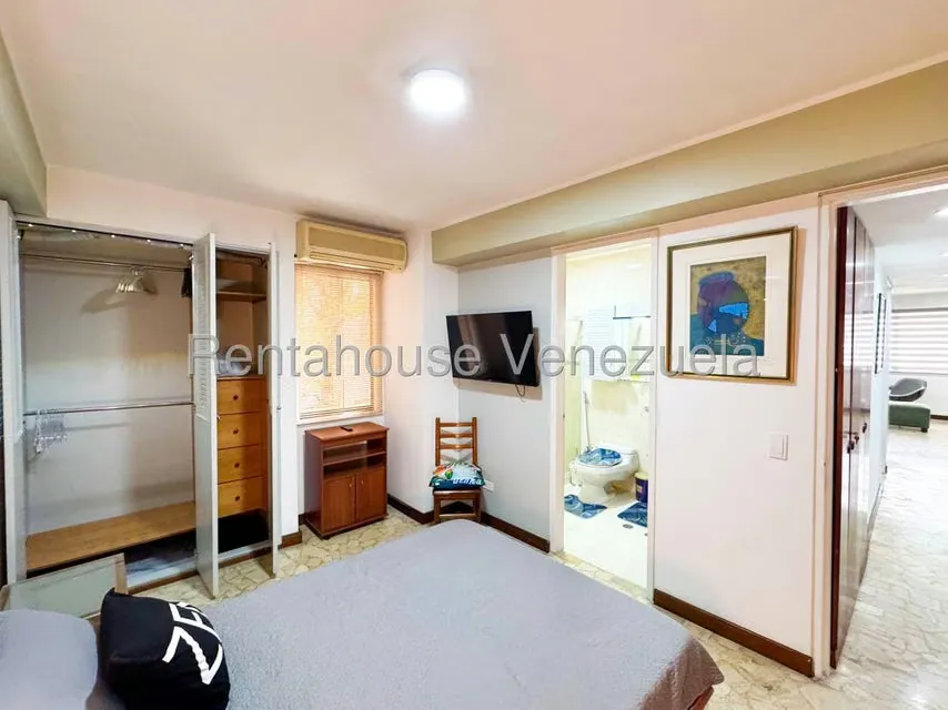 Apartamento (1 Nivel) en Alquiler en El Rosal, Distrito Metropolitano - 20