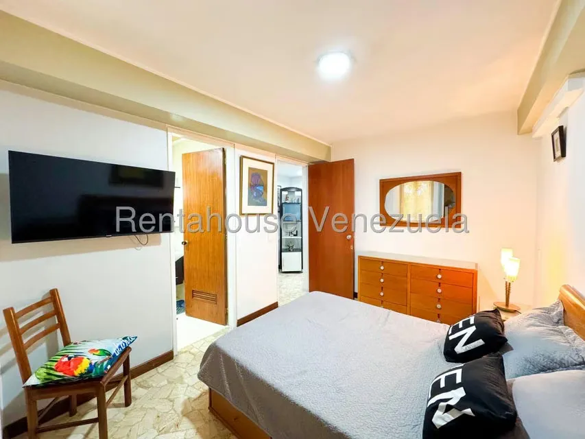 Apartamento (1 Nivel) en Alquiler en El Rosal, Distrito Metropolitano - 24