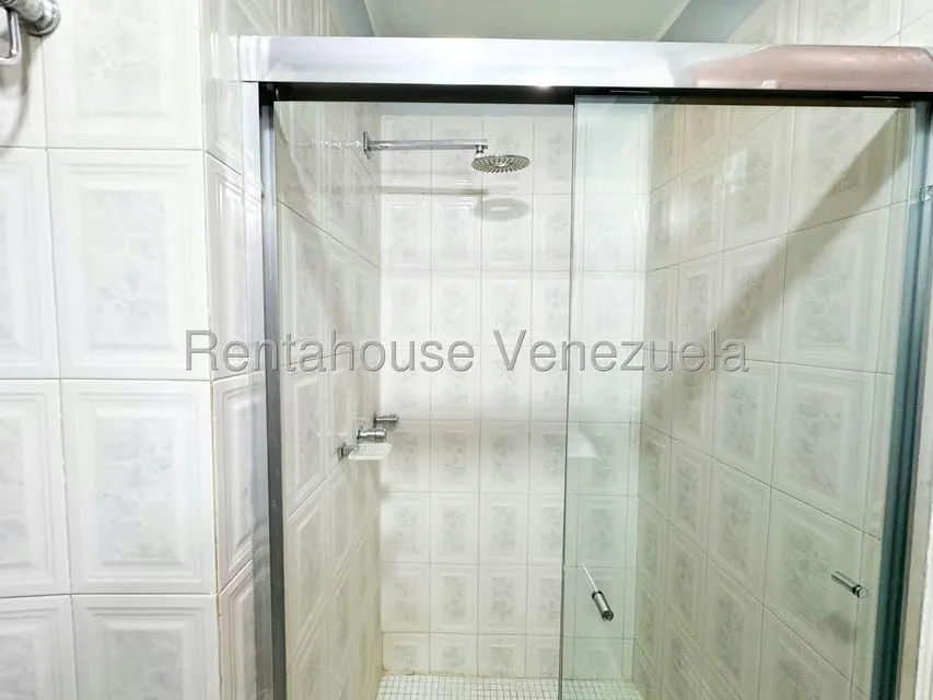 Apartamento (1 Nivel) en Alquiler en El Rosal, Distrito Metropolitano - 31
