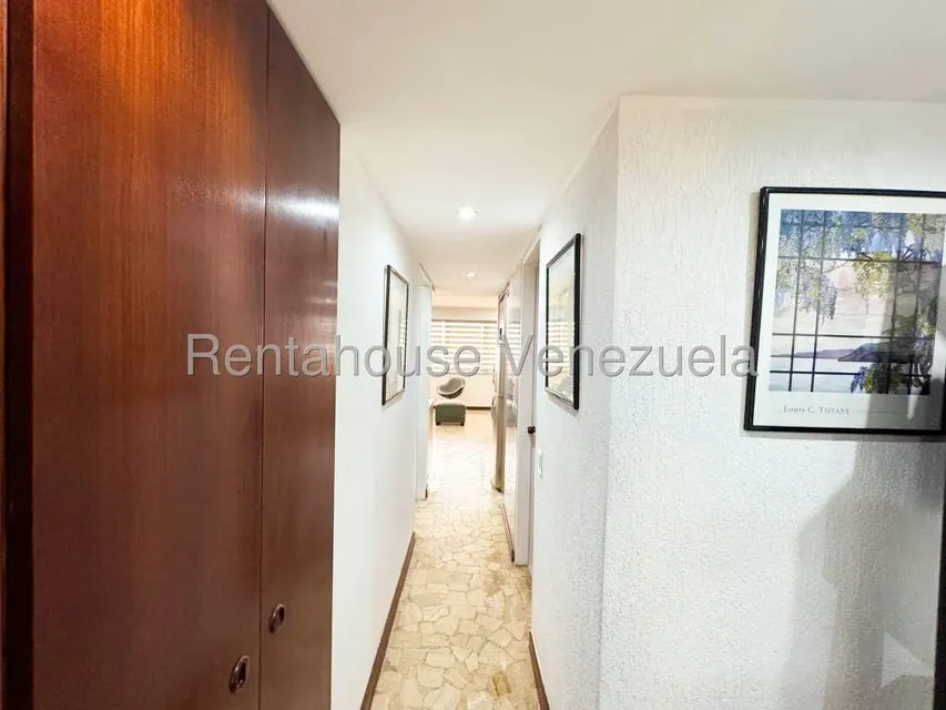 Apartamento (1 Nivel) en Alquiler en El Rosal, Distrito Metropolitano - 36