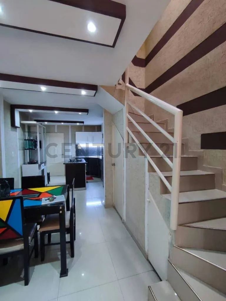 En Alquiler Townhouse en el conjunto residencial ciudad real barcelona - 2