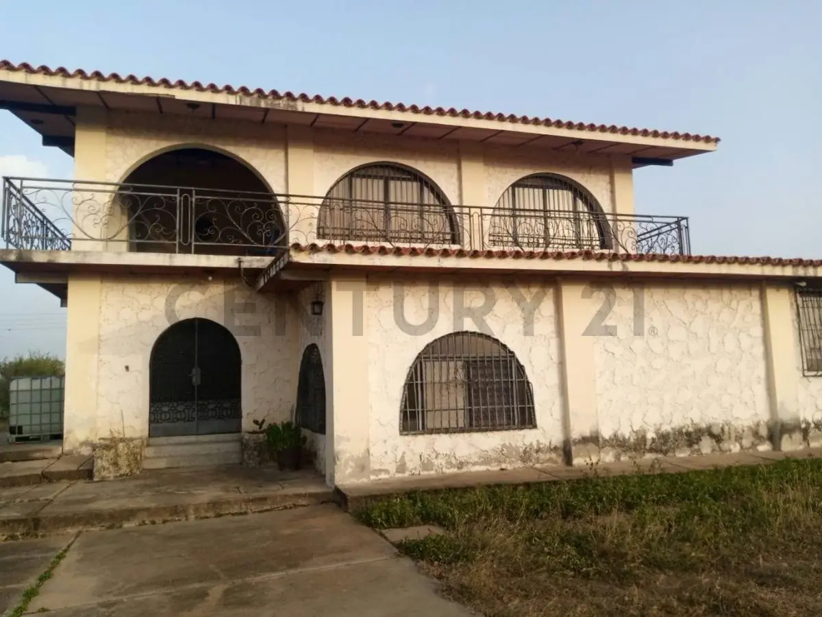 Hermosa Finca en Venta. Ubicación : San Joaquín. - 11