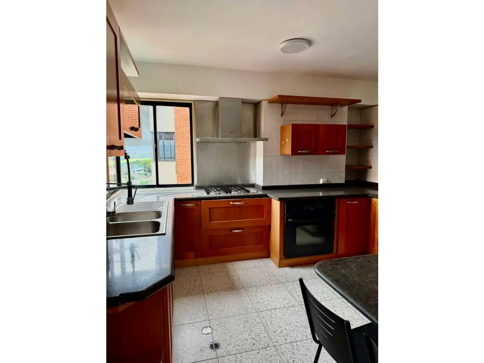 Se vende y/o alquila PH Triplex 270m2 4h/6b/2p El Rosal - 3