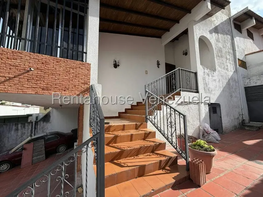 Casa (Duplex) en Venta en Colinas de Bello Monte, Distrito Metropolitano - 2