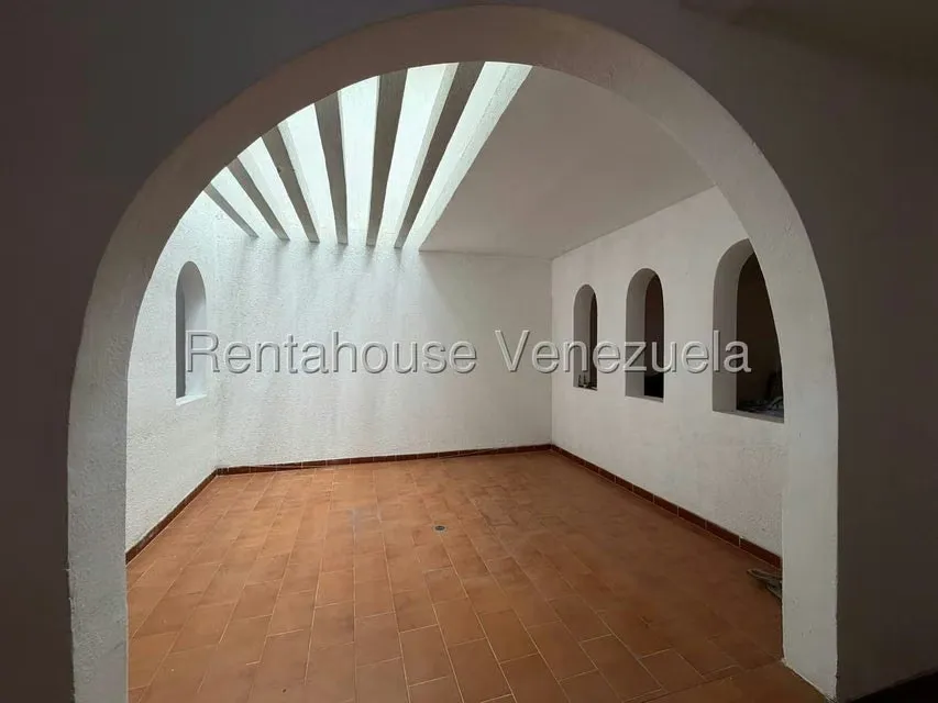 Casa (Duplex) en Venta en Colinas de Bello Monte, Distrito Metropolitano - 26