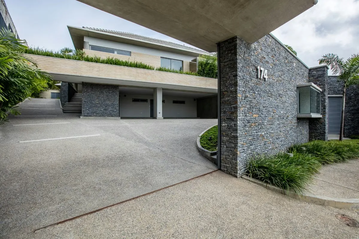 Se vende casa 700m2 La Lagunita 9479 - 6