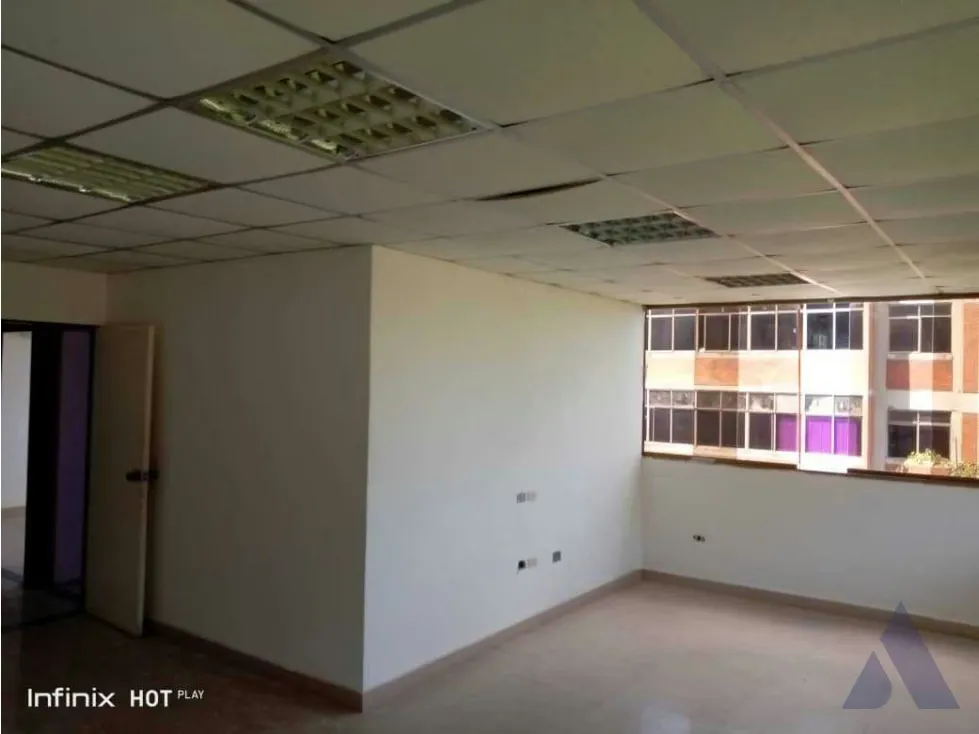 Alquilo oficina/azotea industria 320m2 Boleita Norte 4369 - 5
