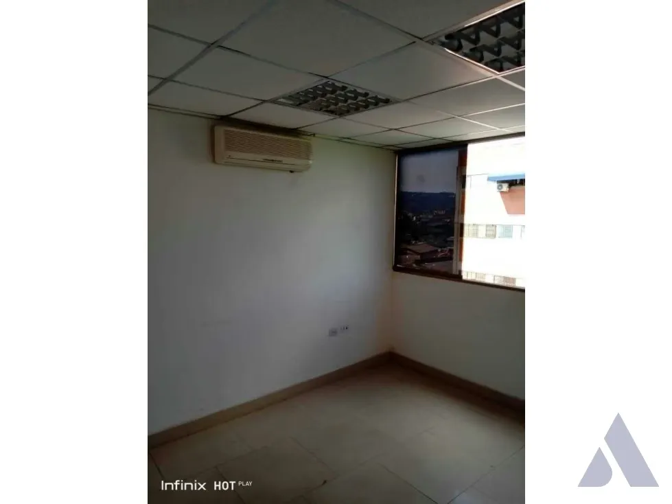 Alquilo oficina/azotea industria 320m2 Boleita Norte 4369 - 10
