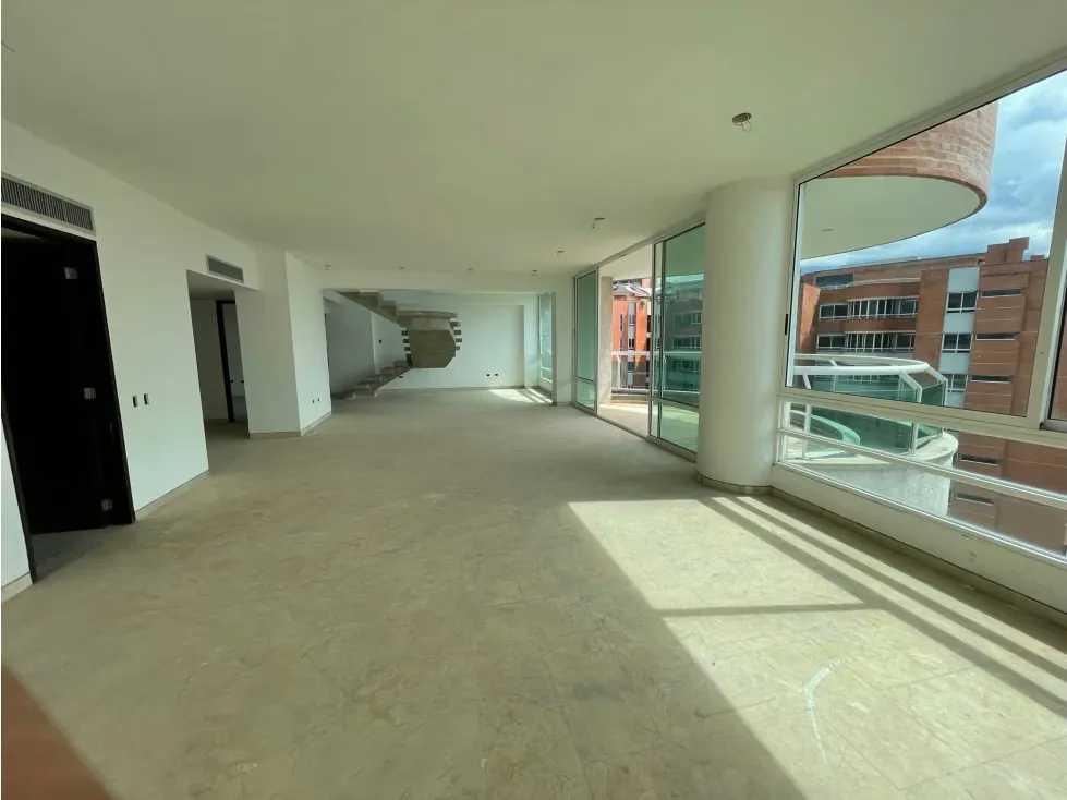 Se Vende PH 318 m2 + 318 m2 de Terraza Urb. Mirador de Los Campitos - 4