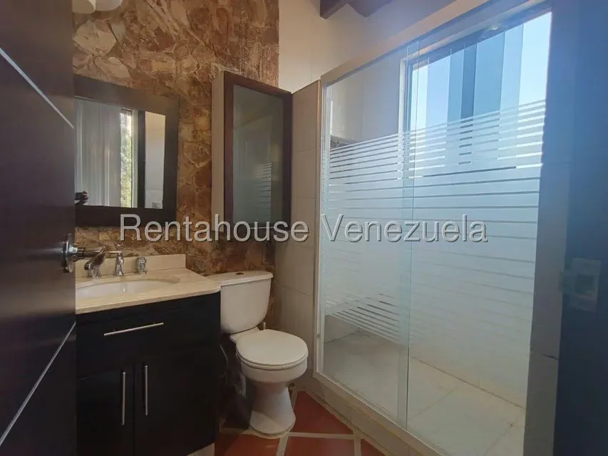 Apartamento (Multiples Niveles) en Alquiler en Bosques de la Lagunita, Distrito Metropolitano - 4