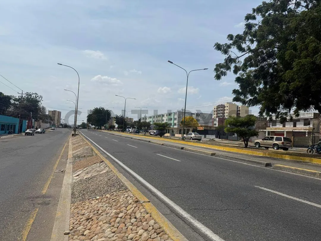 Se Alquila Galpón Con Local Comercial En Barquisimeto Edo Lara. - 7