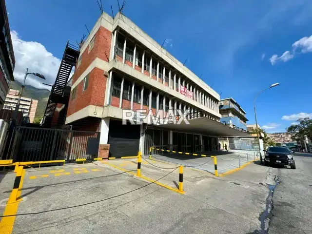 Edificio Comercial e Industrial en Venta La Urbiba