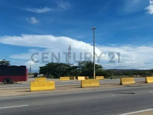 Hacia el Aeropuerto y el cruce de la Av. Juan Bautista MARGARITA
