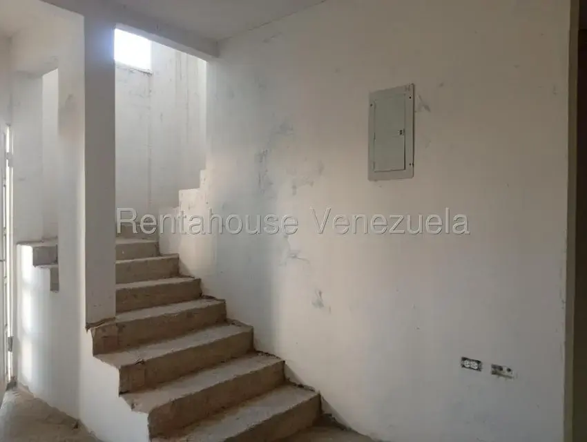 Townhouse (Duplex) en Venta en Avenida 34, Zulia - 4
