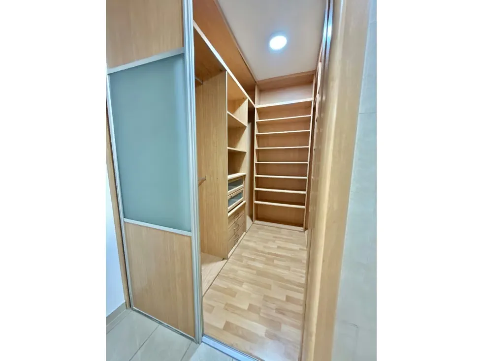 Se alquila apto 240 m2 4h+s/3.5b+s/3p Colinas de Valle Arriba - 11