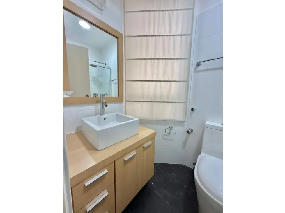 Se alquila apto 240 m2 4h+s/3.5b+s/3p Colinas de Valle Arriba - 13