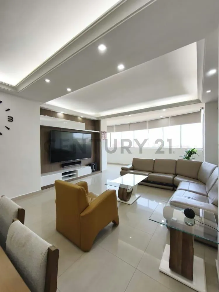Apartamento en venta, Residencias Karola, Av Bolivar de Lecheria - 4