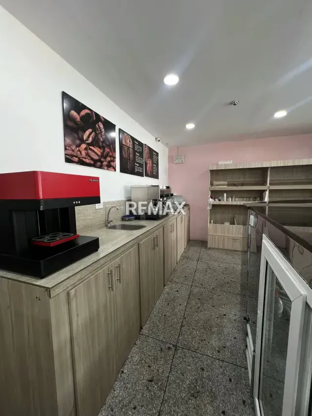 Excelente oportunidad comercial: local equipado con inventario completo en Naguanagua - 18
