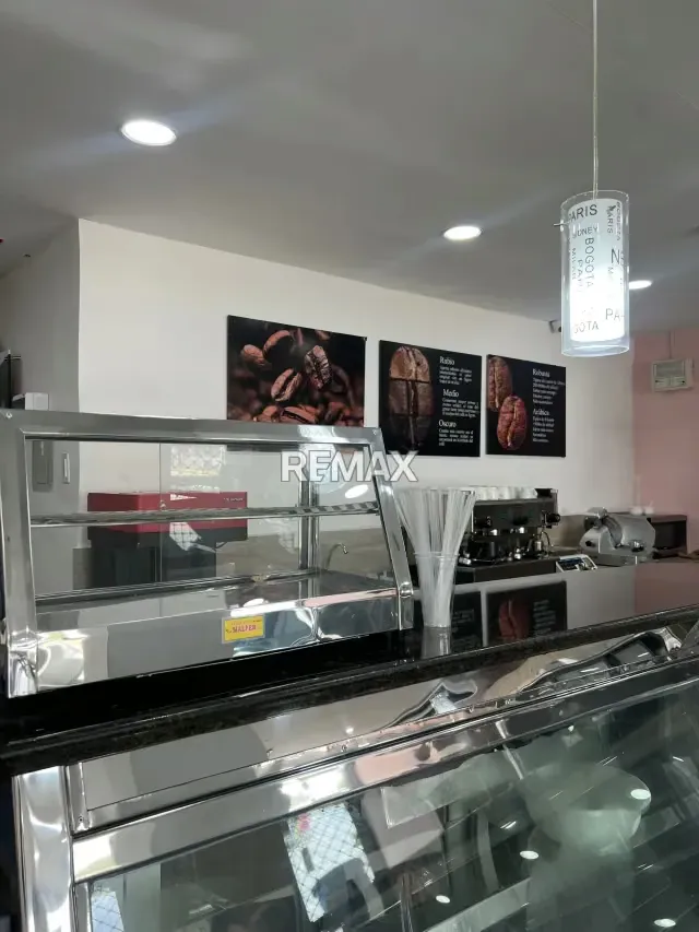 Excelente oportunidad comercial: local equipado con inventario completo en Naguanagua - 4