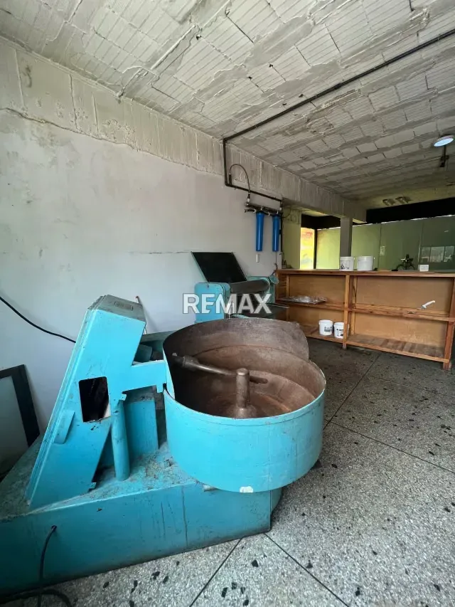 Excelente oportunidad comercial: local equipado con inventario completo en Naguanagua - 10