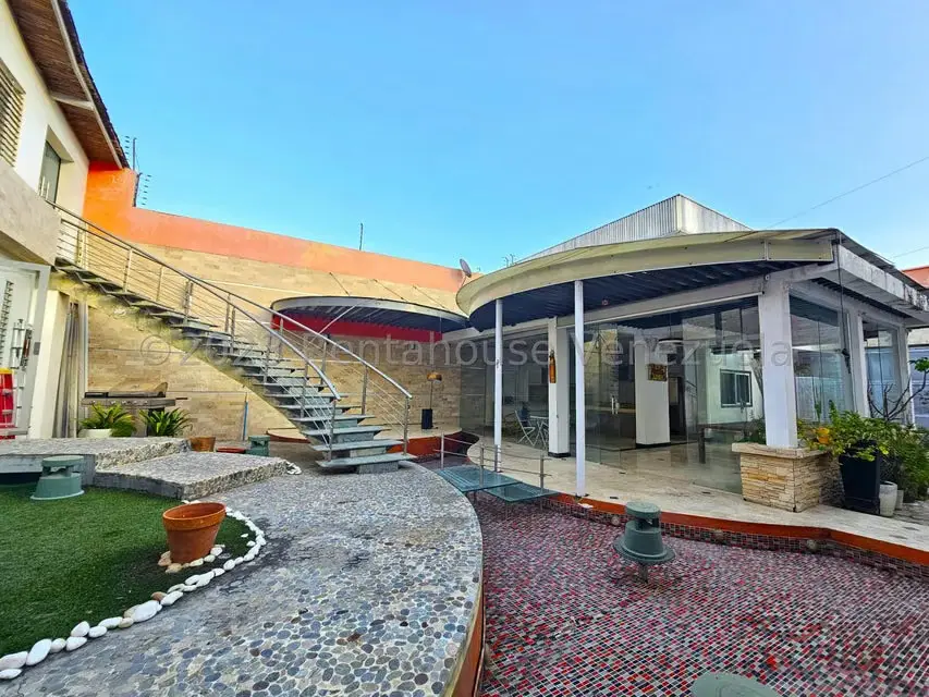 Casa (Duplex) en Venta en Zona Este, Lara - 24