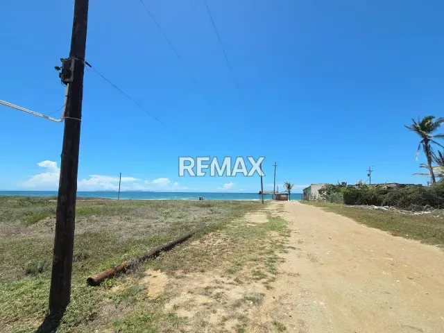 TERRENO CON POTENCIAL PARA INVERSIÓN COMERCIAL Y RESIDENCIAL, CERCA DEL MAR - 7
