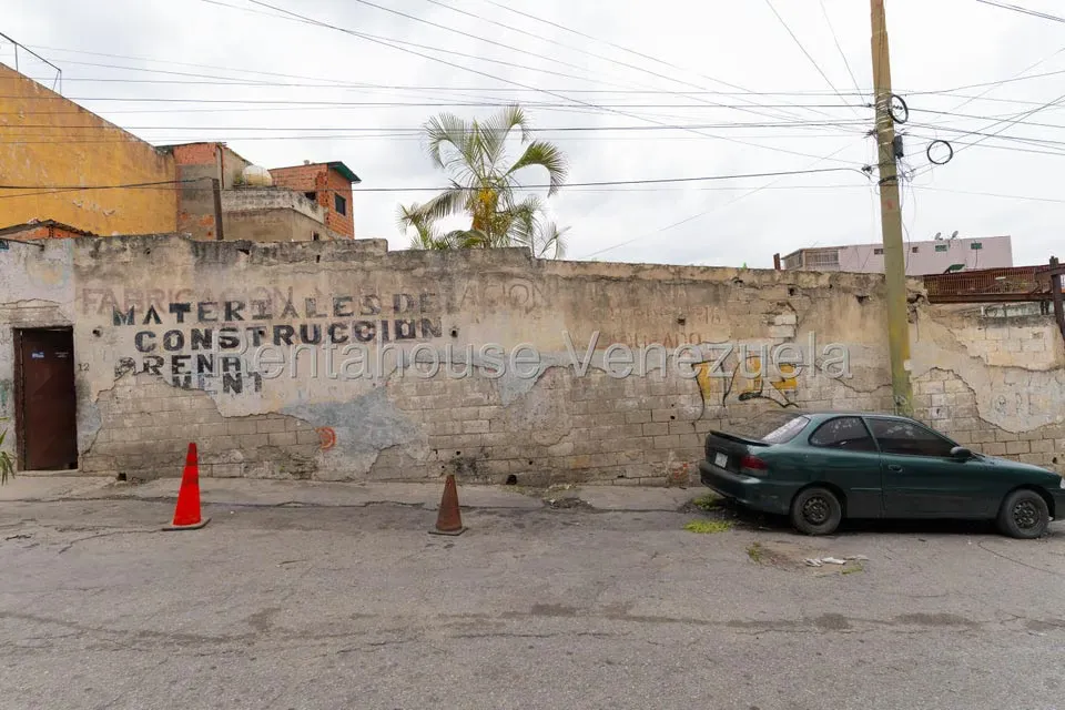 Terreno (Comercial) en Venta en Catia, Distrito Metropolitano - 12