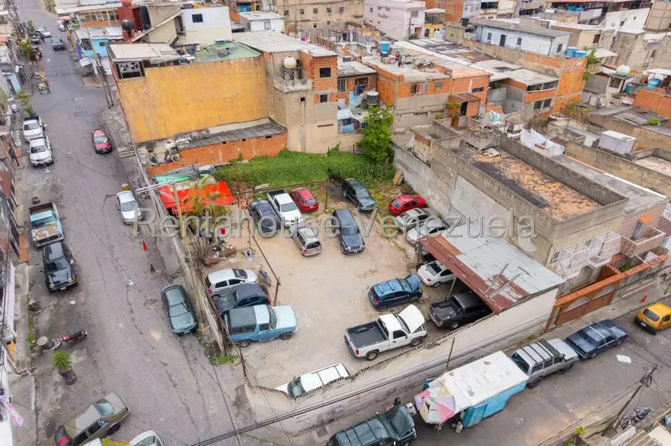 Terreno (Comercial) en Venta en Catia, Distrito Metropolitano - 3