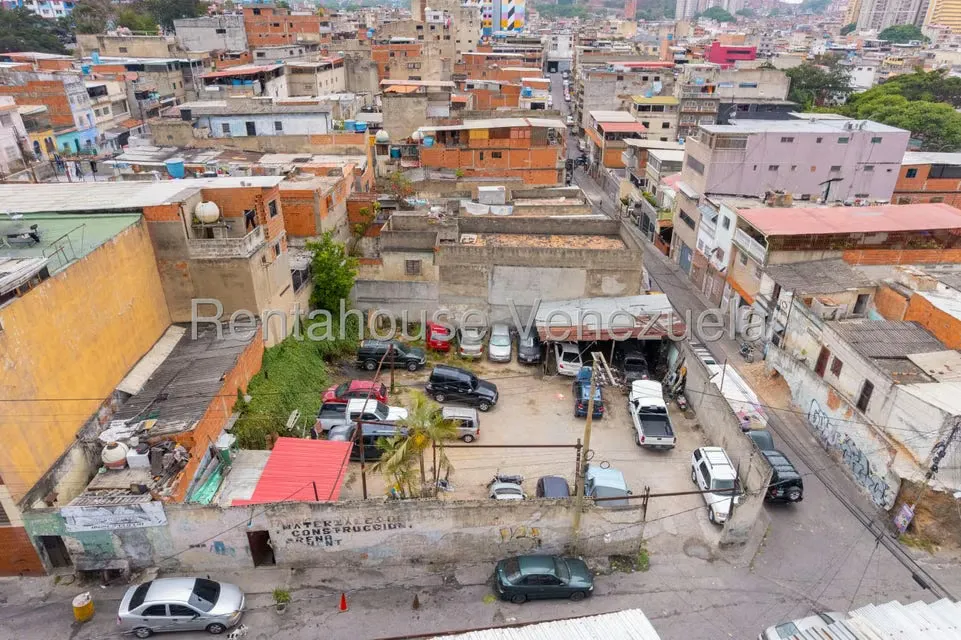 Terreno (Comercial) en Venta en Catia, Distrito Metropolitano - 4