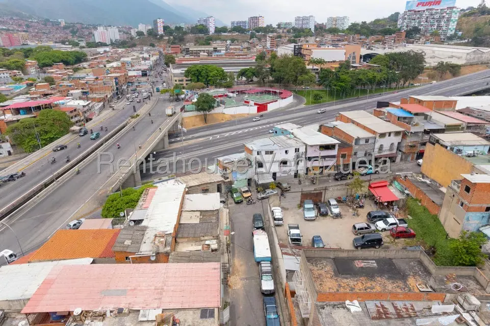 Terreno (Comercial) en Venta en Catia, Distrito Metropolitano - 7
