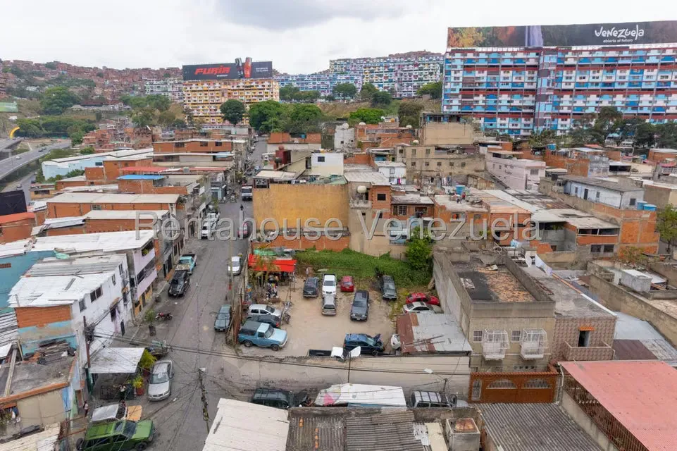 Terreno (Comercial) en Venta en Catia, Distrito Metropolitano - 8
