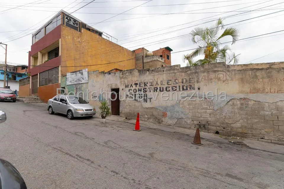 Terreno (Comercial) en Venta en Catia, Distrito Metropolitano - 10