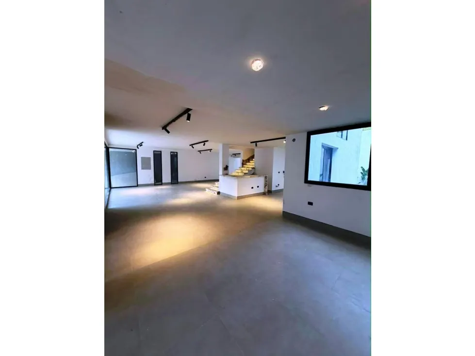 CASA COMERCIAL - SAN ROMAN - 420 Mts2 - 6