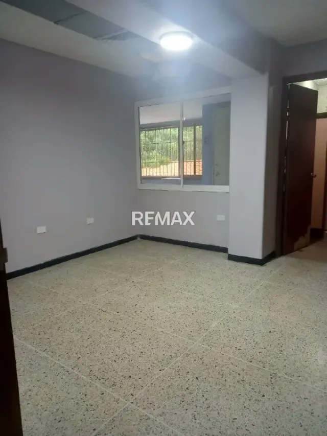 Apartamento en Venta, Resd. Katy, Calle 84A con Av 13 - 4