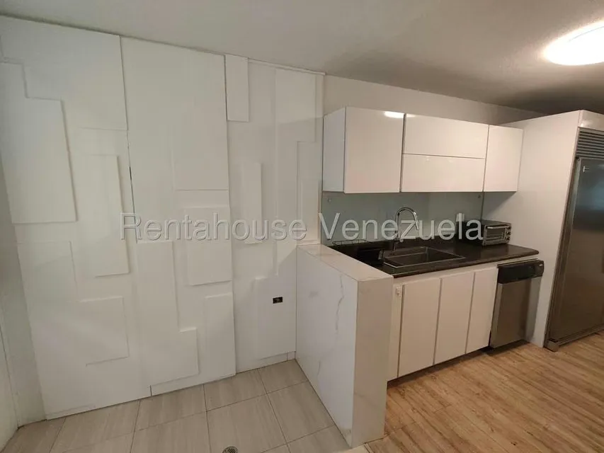 Apartamento (1 Nivel) en Alquiler en Colinas de Bello Monte, Distrito Metropolitano - 17