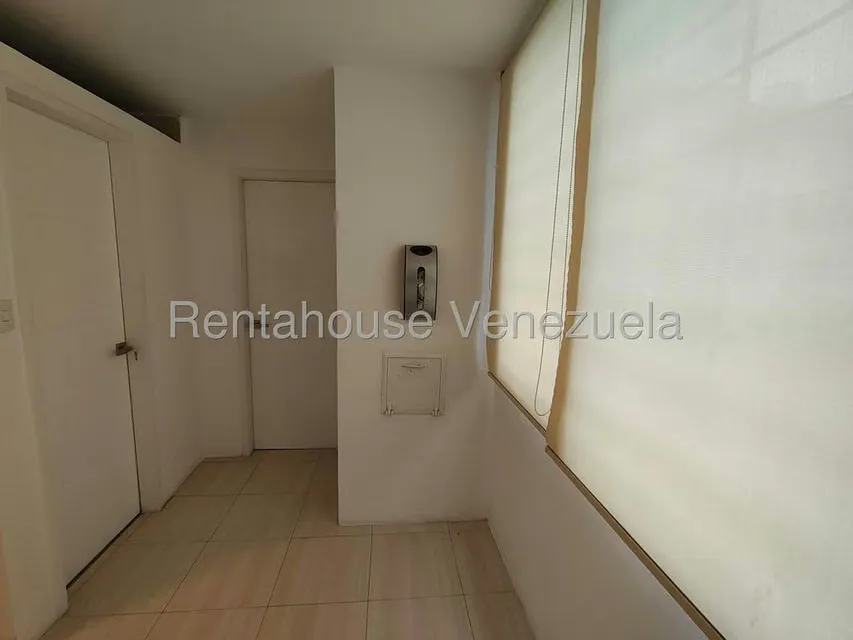 Apartamento (1 Nivel) en Alquiler en Colinas de Bello Monte, Distrito Metropolitano - 21