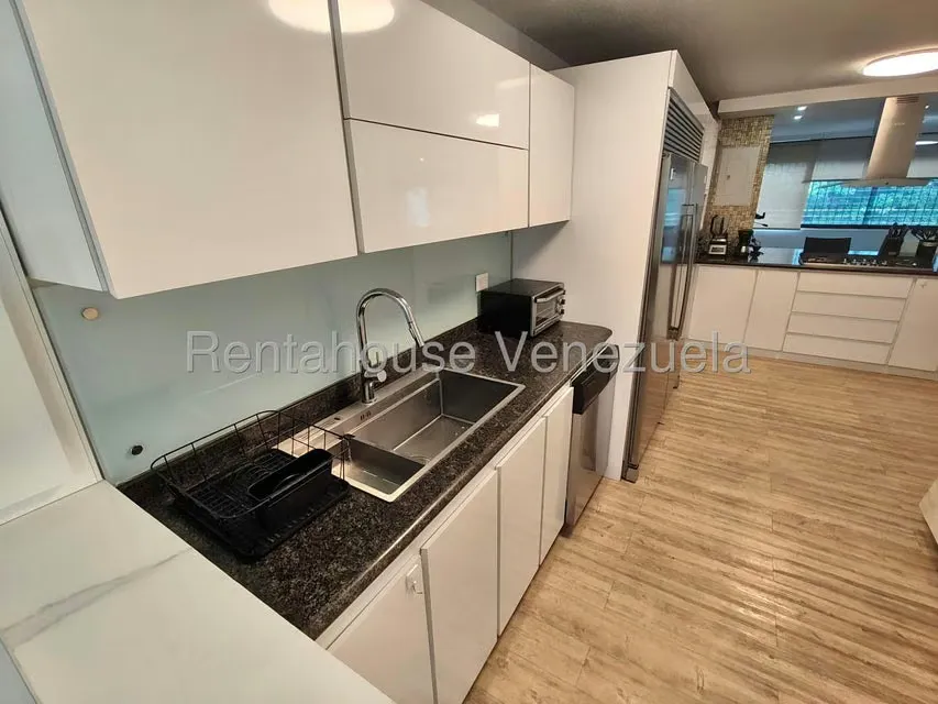 Apartamento (1 Nivel) en Alquiler en Colinas de Bello Monte, Distrito Metropolitano - 22