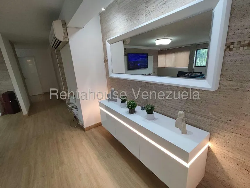Apartamento (1 Nivel) en Alquiler en Colinas de Bello Monte, Distrito Metropolitano - 25