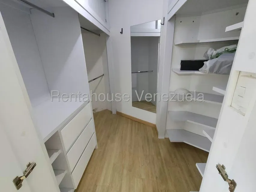 Apartamento (1 Nivel) en Alquiler en Colinas de Bello Monte, Distrito Metropolitano - 38