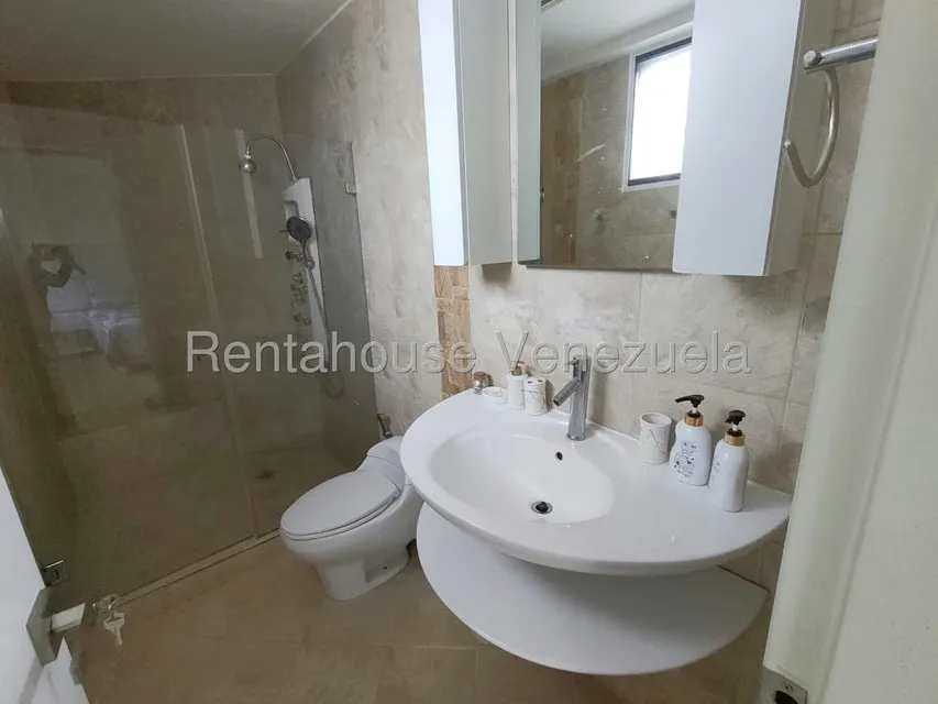 Apartamento (1 Nivel) en Alquiler en Colinas de Bello Monte, Distrito Metropolitano - 39