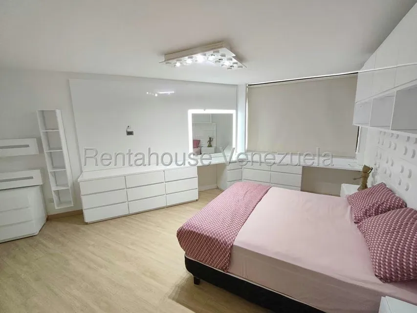 Apartamento (1 Nivel) en Alquiler en Colinas de Bello Monte, Distrito Metropolitano - 41